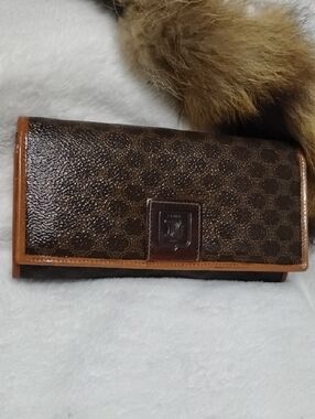 CELINE Macadam Continental Luxury Wallet! Lovely Brown & Tan Vintage Leather!
